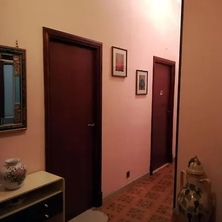 Bella *